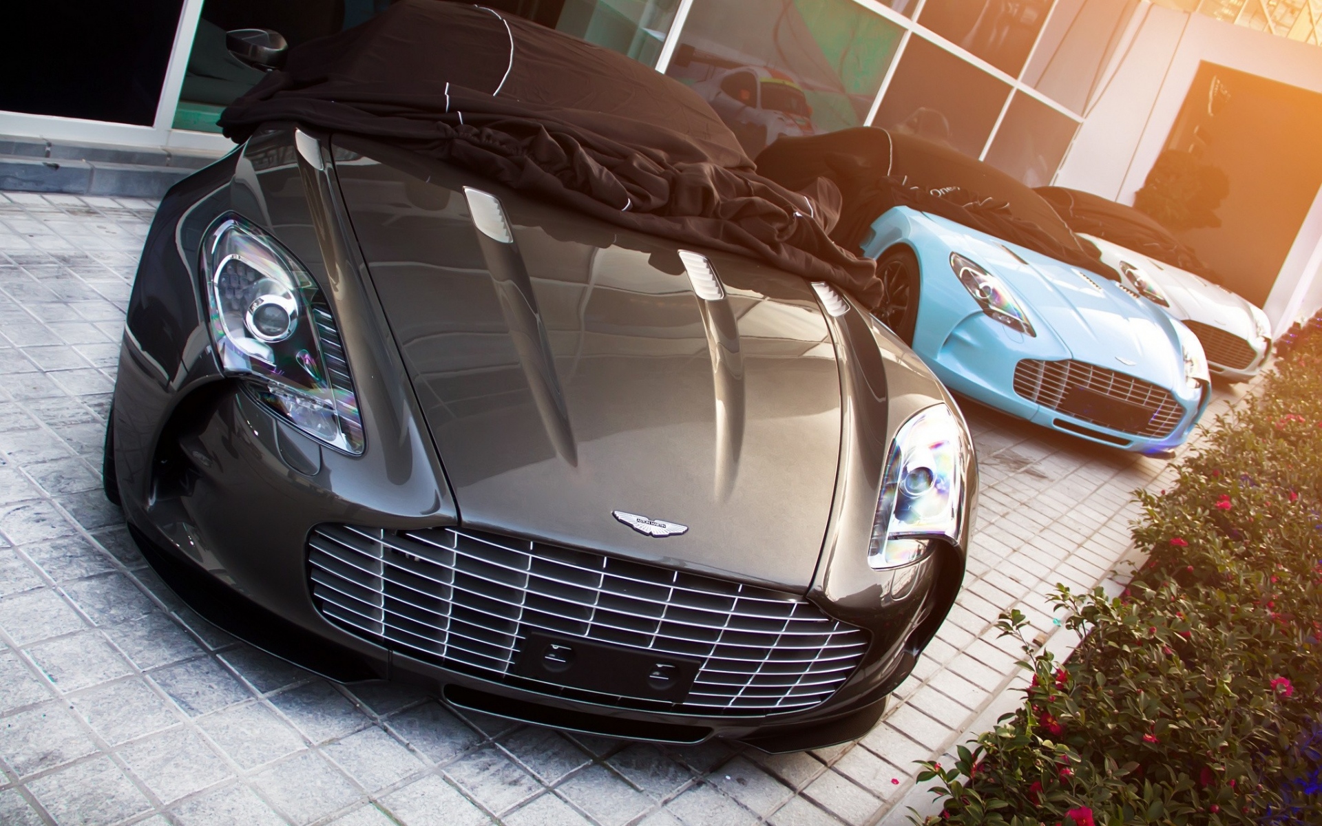 Картинки One-77, aston martin, суперкар, свет, вид сверху фото и обои на рабочий стол