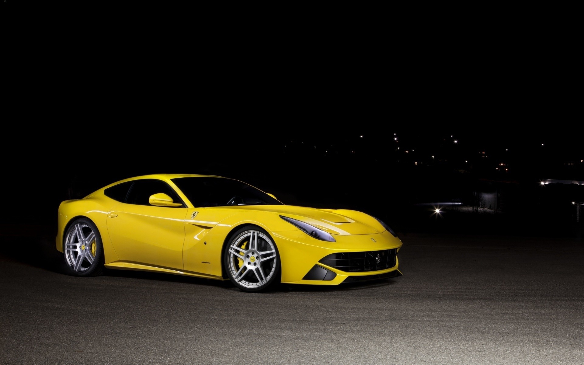 Картинки F12 berlinetta, ferrari, желтый, вид сбоку фото и обои на рабочий стол