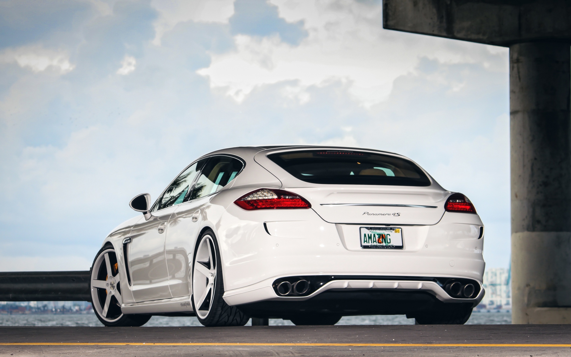 Картинки порш, Panamera, вид сзади, белый, авто фото и обои на рабочий стол