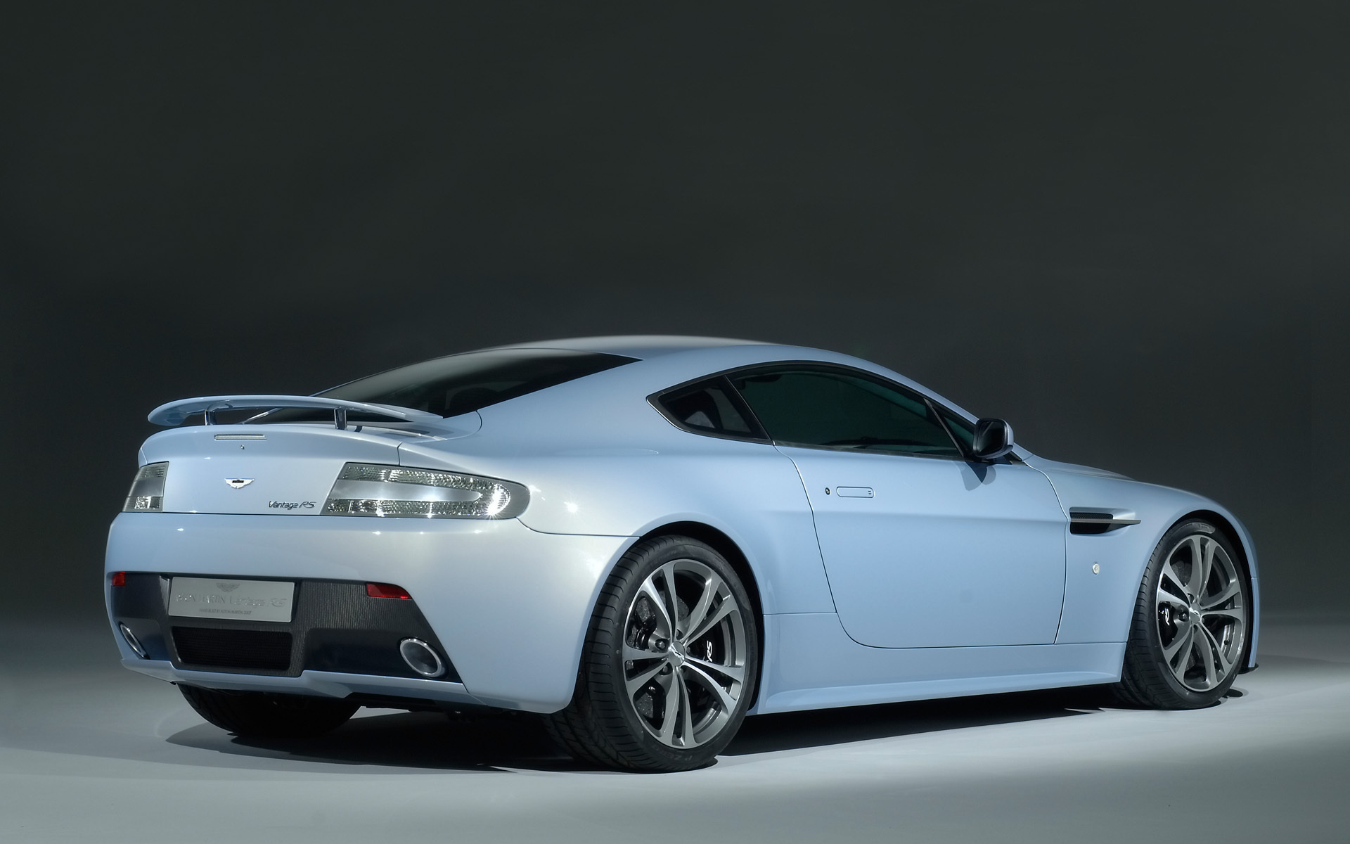 Картинки Aston Martin, v12, Vantage, Р.С., концепция фото и обои на рабочий стол