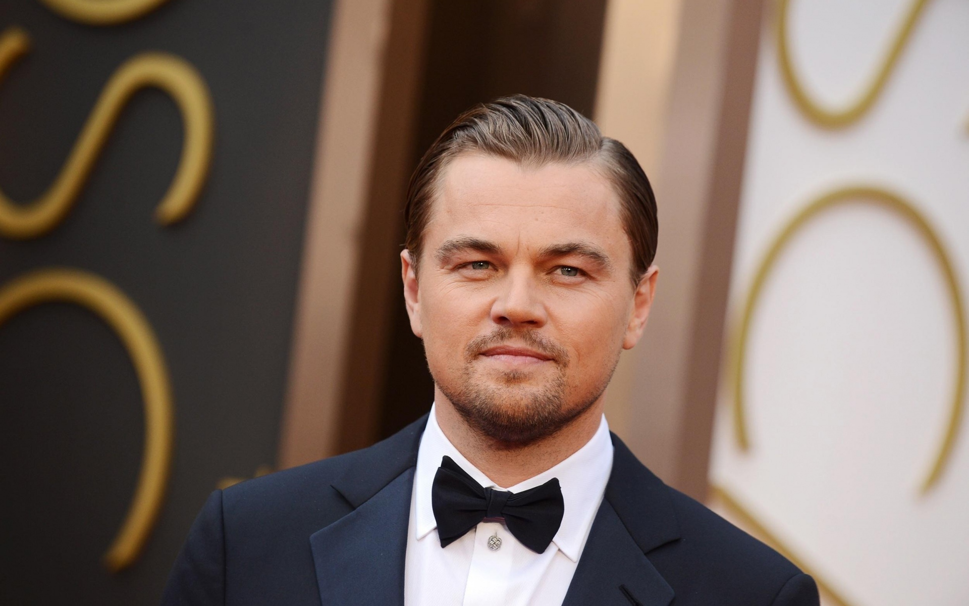 Картинки Leonardo dicaprio, актер, бабочка, куртка, стиль фото и обои на рабочий стол