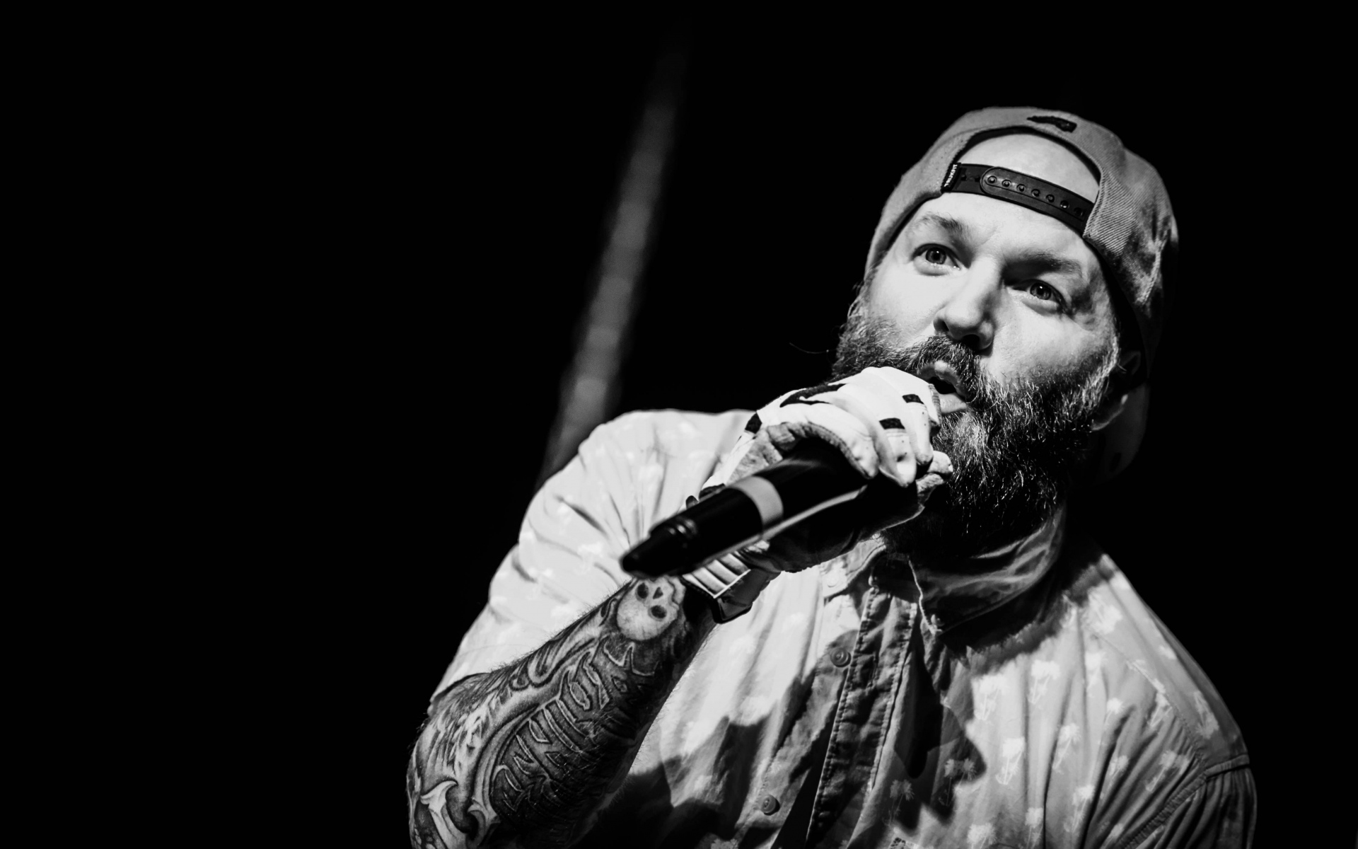 Картинки Fred durst, limp bizkit, музыка, rapcore, черный белый фото и обои на рабочий стол