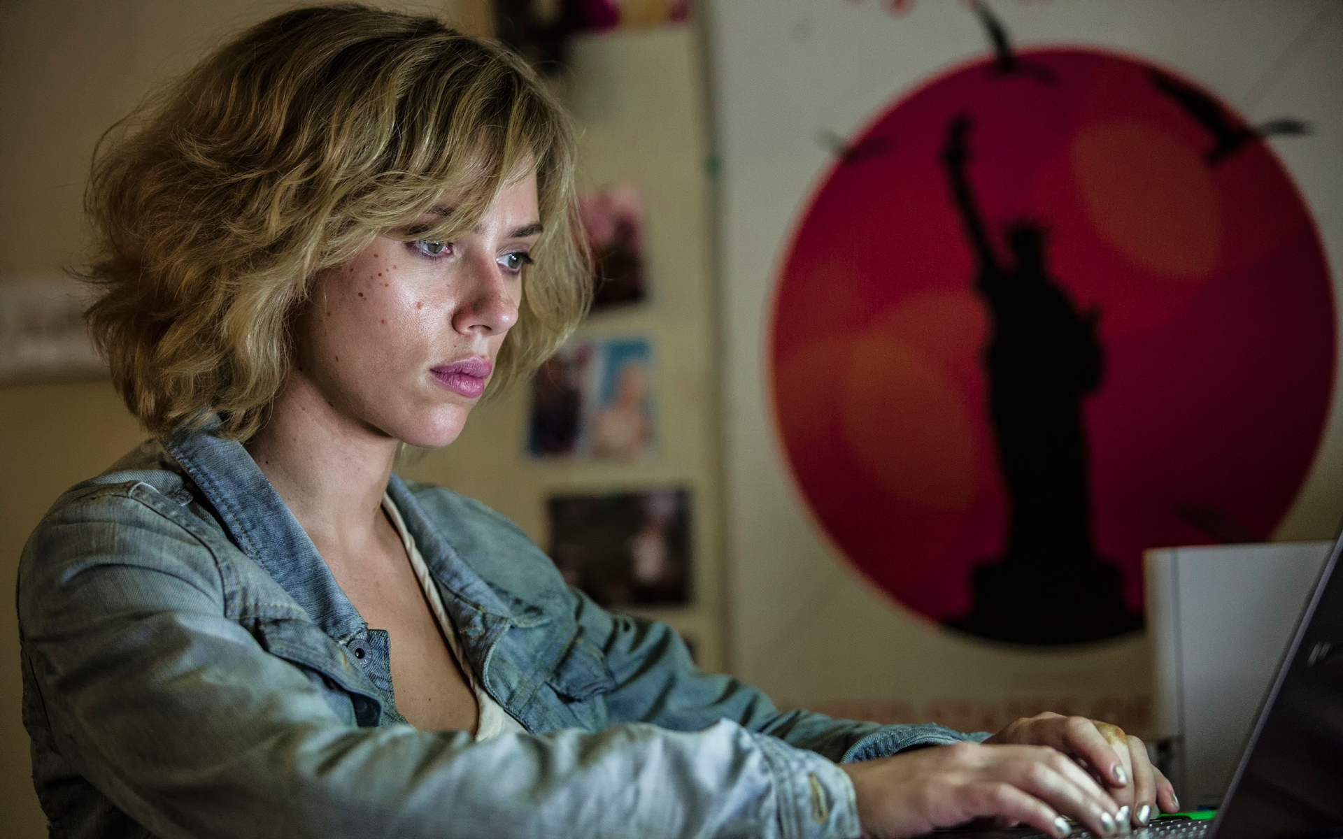 Картинки Lucy, scarlett johansson, фильм фото и обои на рабочий стол