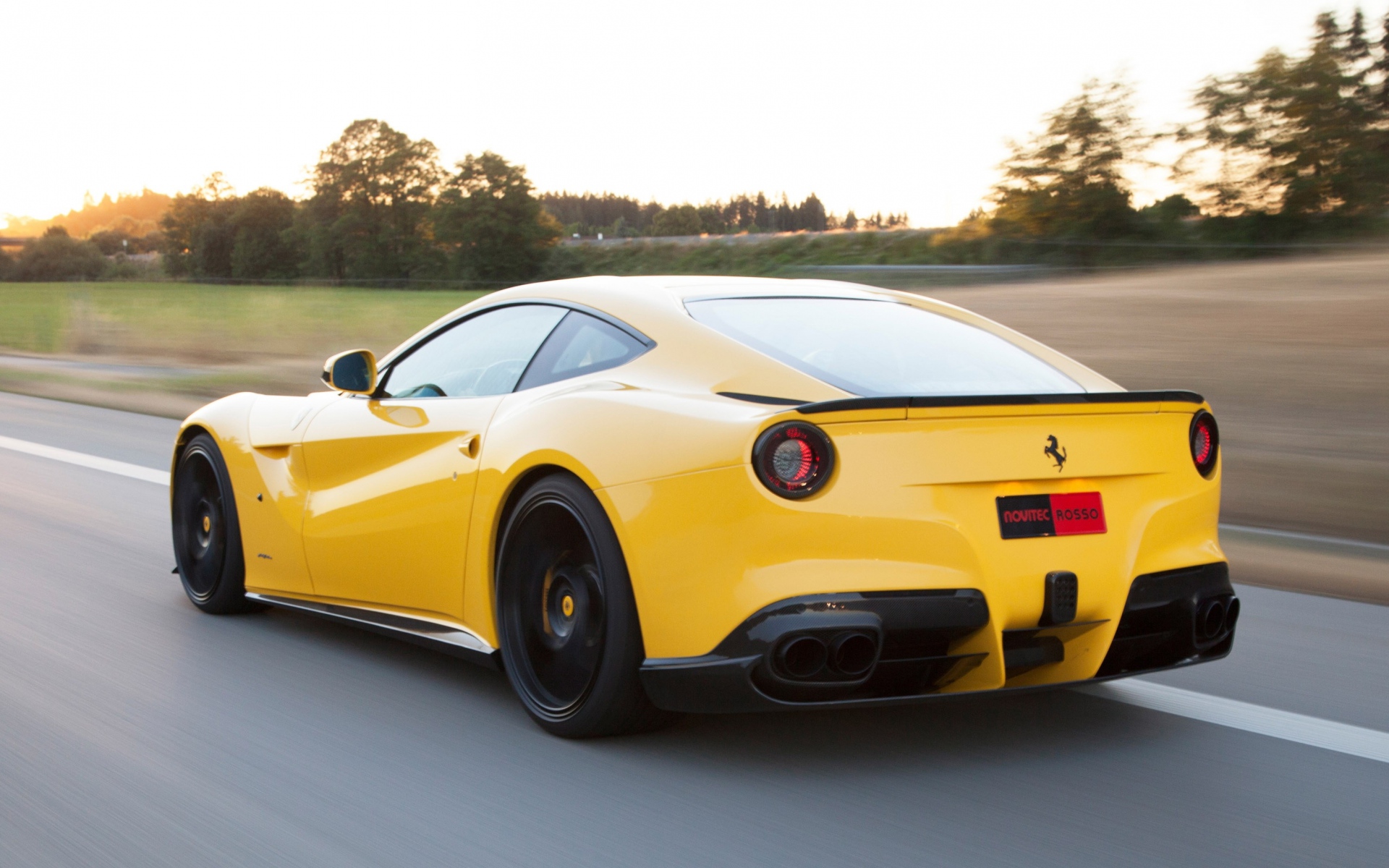 Картинки 2013, ferrari f12, желтый, автомобиль, скорость фото и обои на рабочий стол