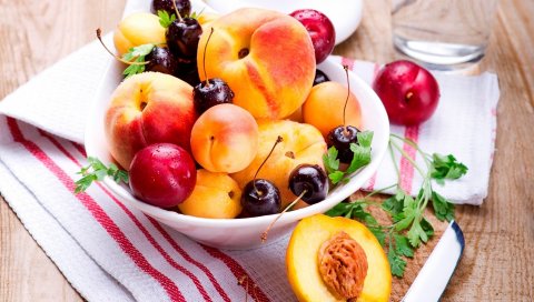 Персики, абрикосы, сливы, вишни