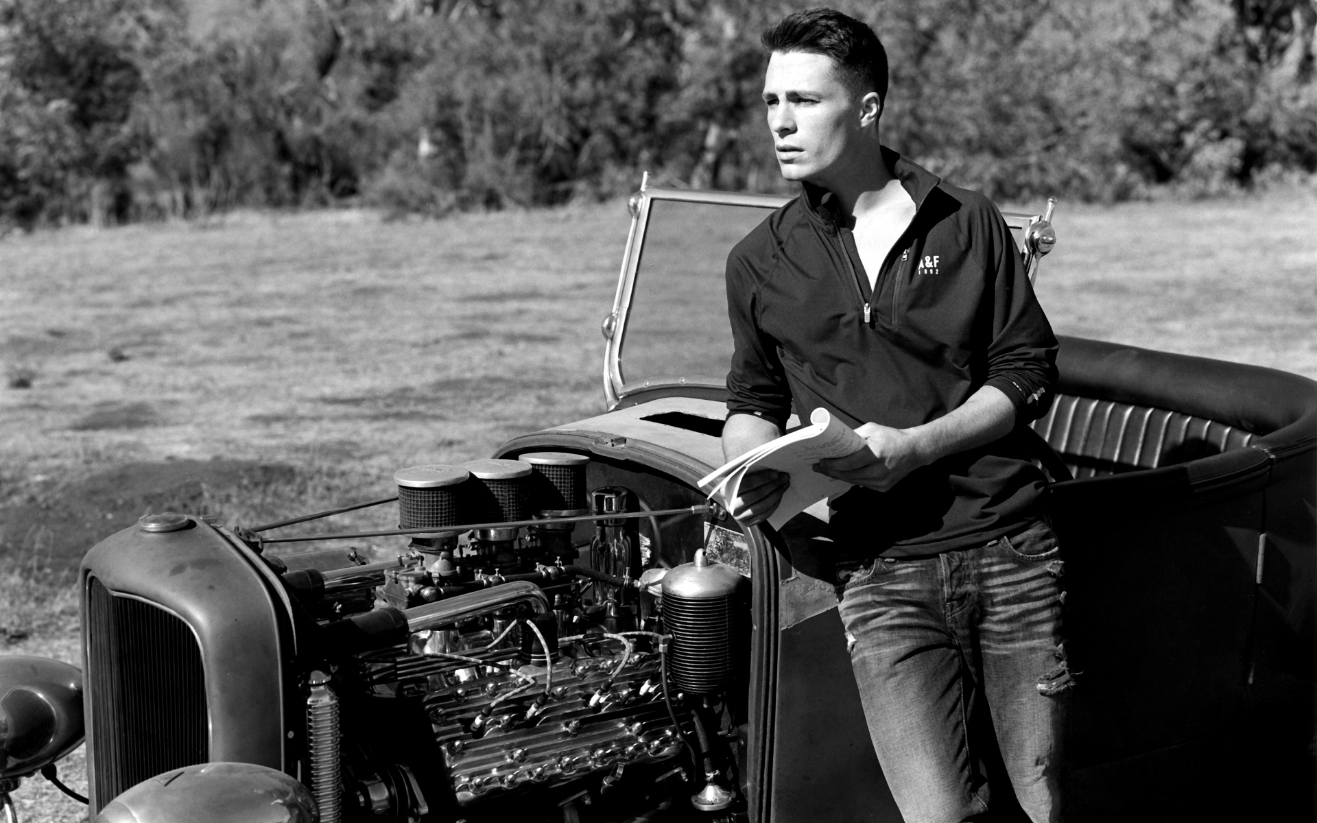 Картинки Colton haynes, парень, мужчина, брюнетка, автомобиль, черный фото и обои на рабочий стол