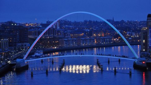 англия, мост Миллениум, Newcastle,ранняя зима вечер