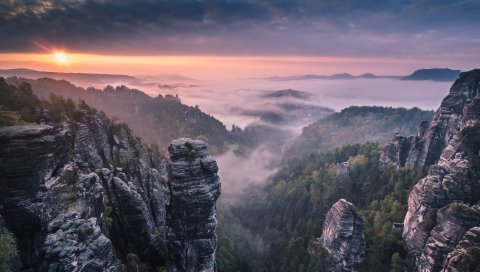 утро, лес , туман, скалы, горы, восход солнца