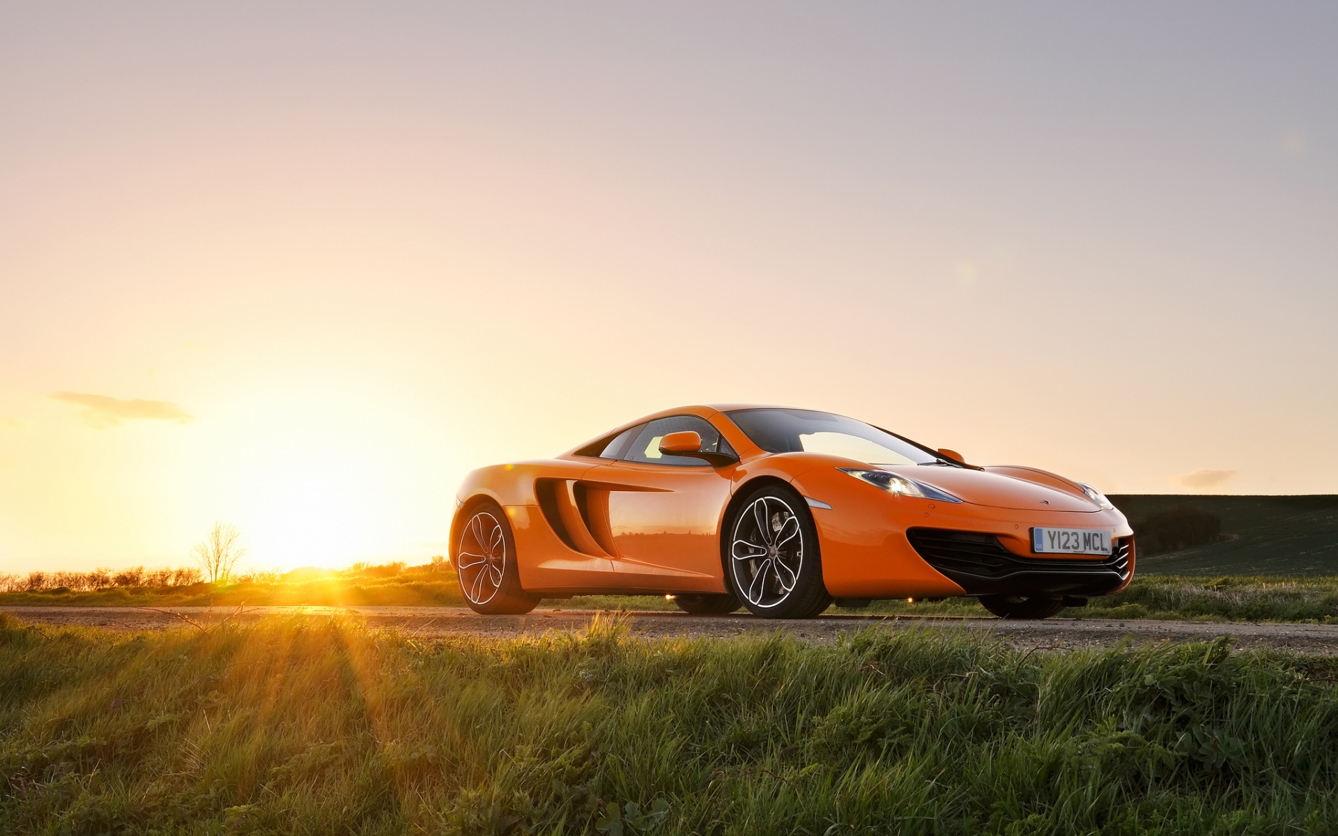 Картинки Макларен, MP4-12C, оранжевый, спереди, солнце, блики фото и обои на рабочий стол