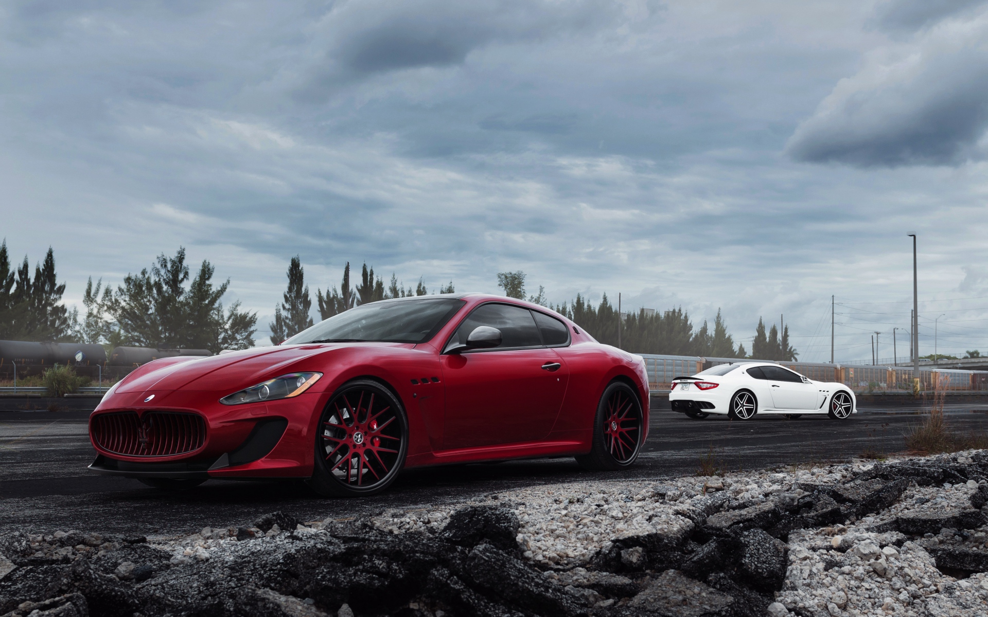 Картинки Maserati, granturismo, mc, красный, вид сбоку фото и обои на рабочий стол