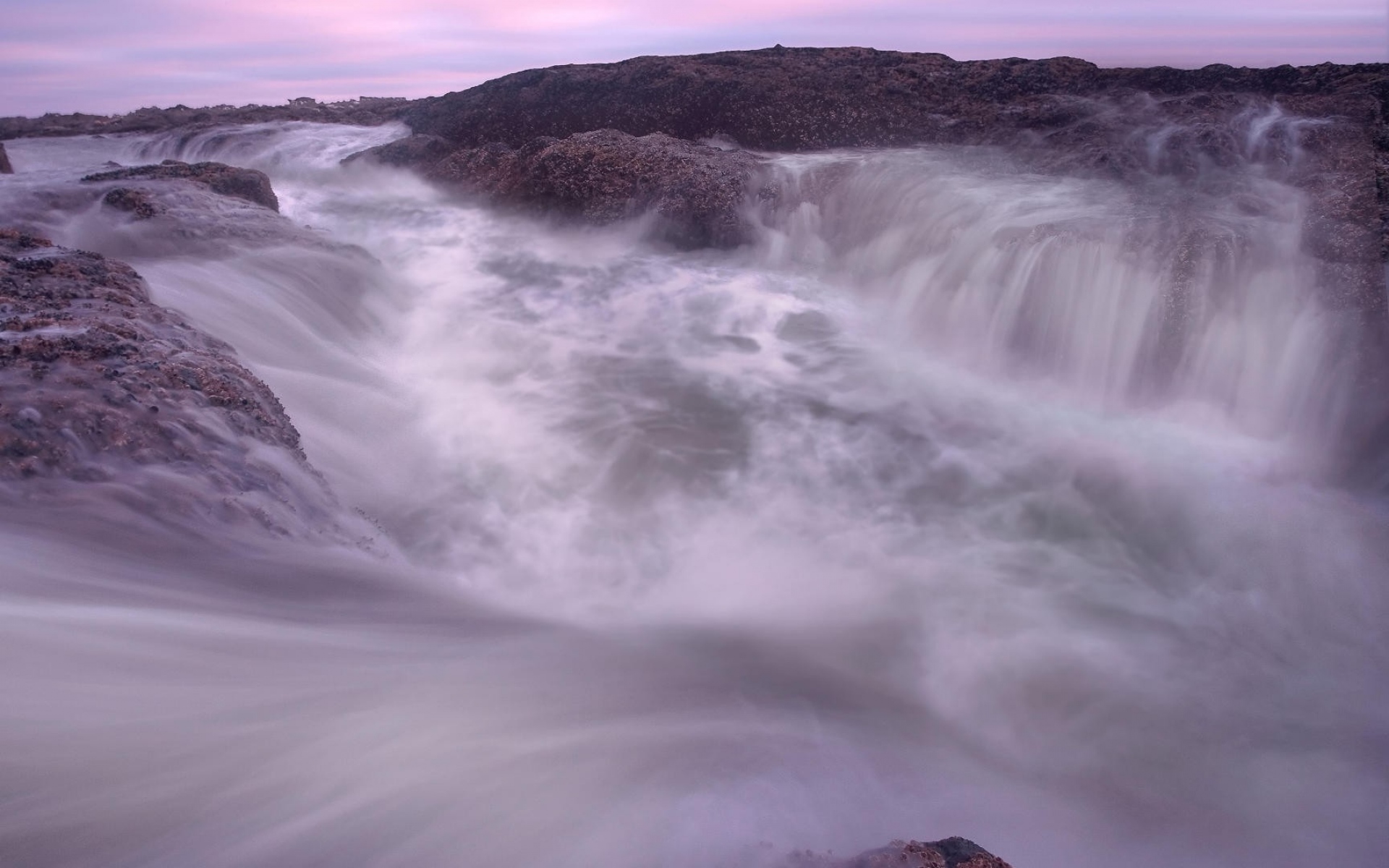 Картинки водопад, камни, во время фото и обои на рабочий стол