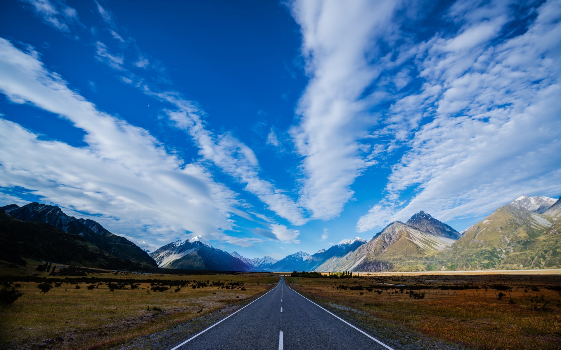 Картинки новой Зеландии, дороги, шоссе, горы, синее, небо, облака фото и обои на рабочий стол