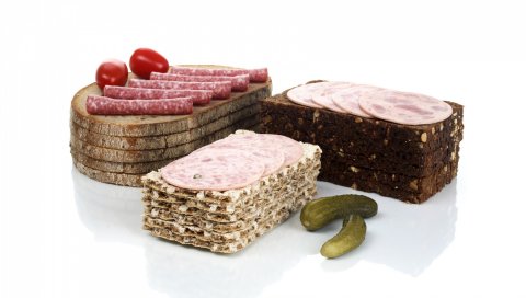 колбаса, мясо, овощи, хлеб