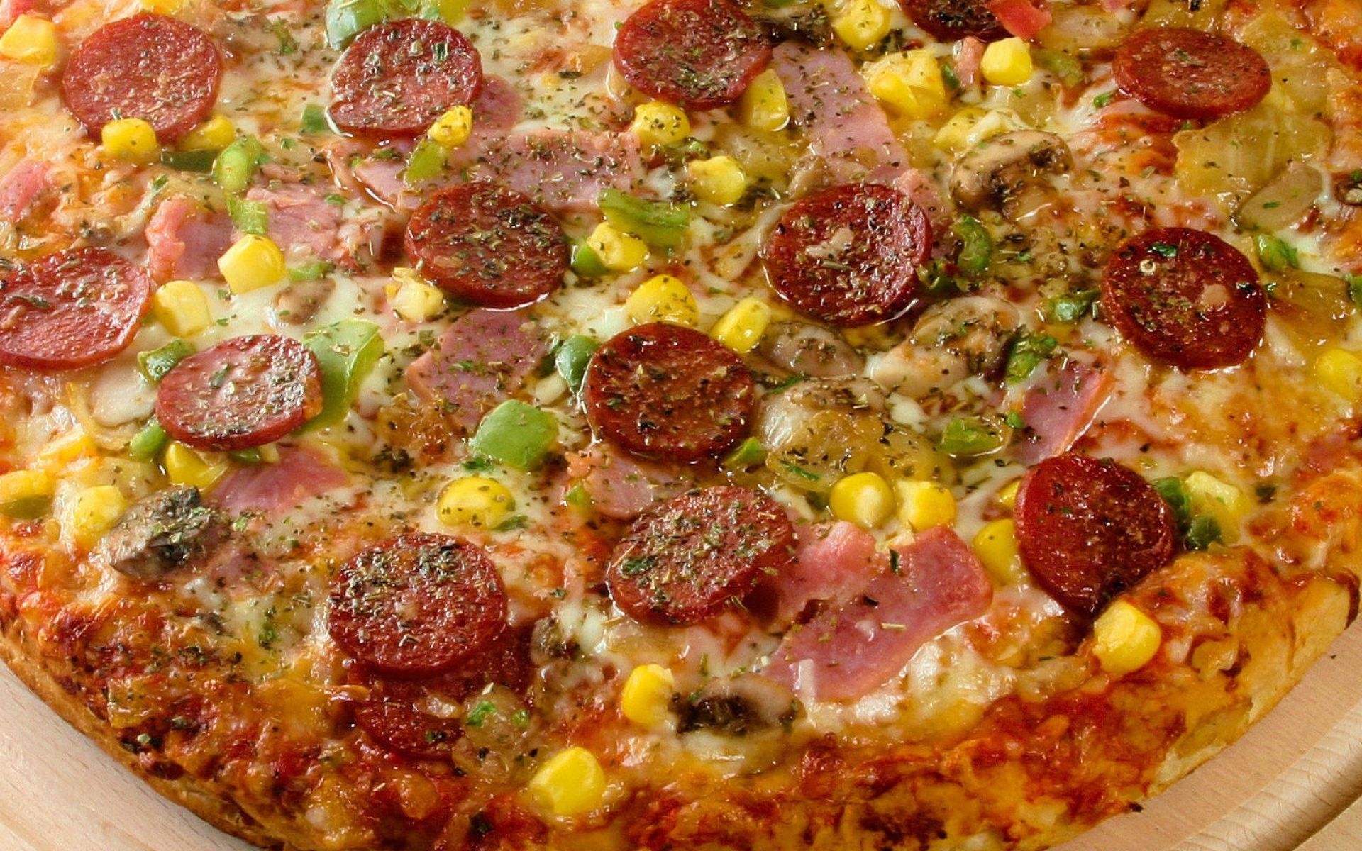 Пицца с колбасой и с сыром рецепт с фото