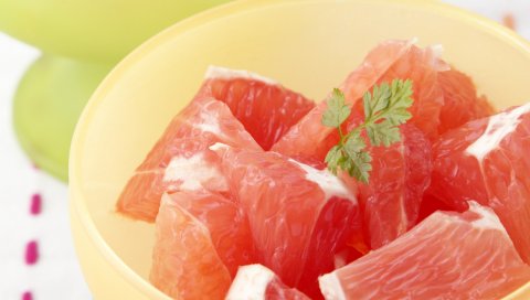 грейпфрут, спелая, очищенная, нарезанная