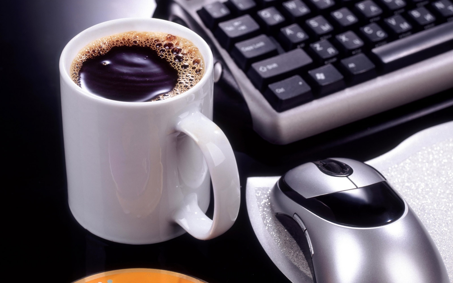 Как пожелать рабочего дня. Чашка кофе с добрым утром. Доброго дня кофе. Чашка кофе хорошего дня. Доброе утро кофе.