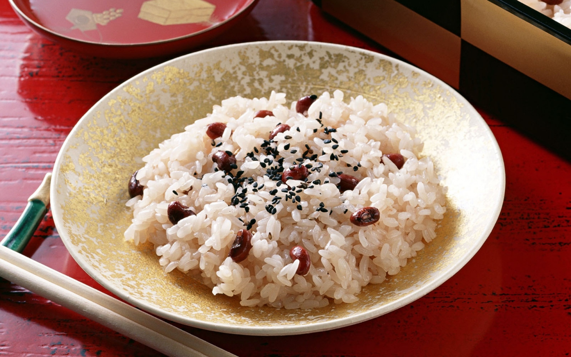 Какой рис в китае. Китайские блюда с рисом. Корейская кухня рис. Корейские блюда с рисом. Рис в тарелке.