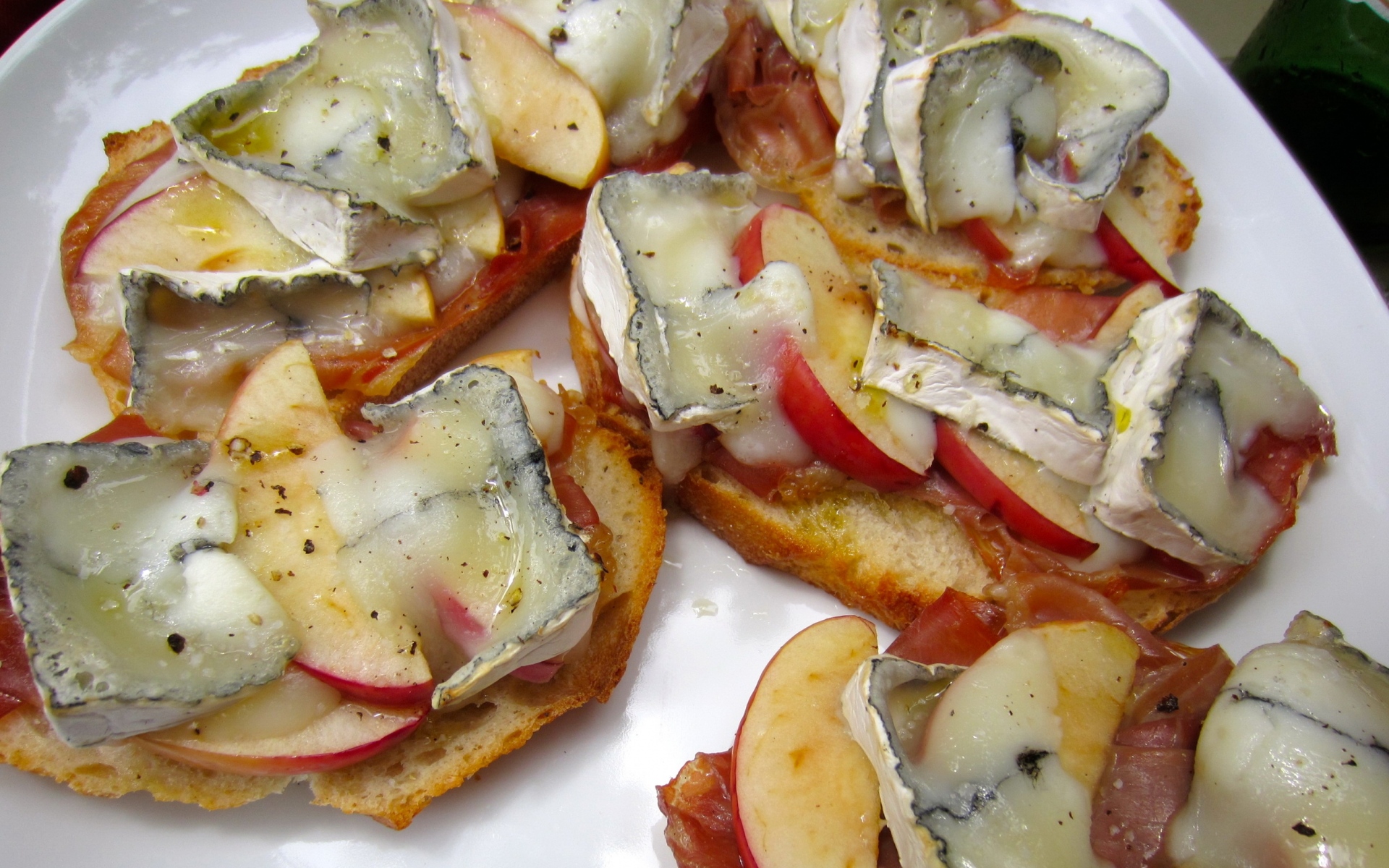 Картинки хлеб, сыр, фрукты, запеченный фото и обои на рабочий стол