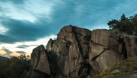 скалы, деревья, облака, вечер