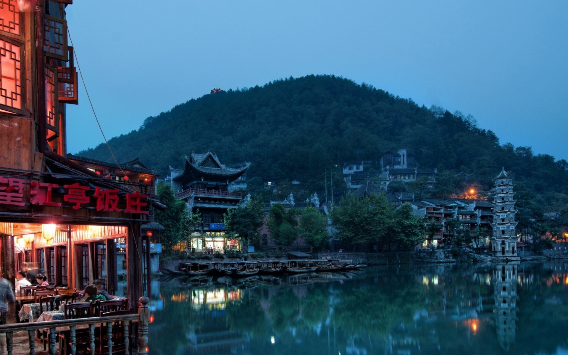 Картинки Китай, здания, деревья, ночь фото и обои на рабочий стол