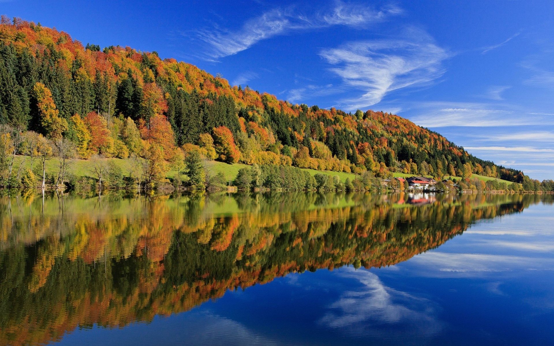 Картинки осени, деревья, пляж, отражение фото и обои на рабочий стол