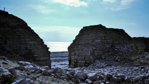 руины,скалы, море