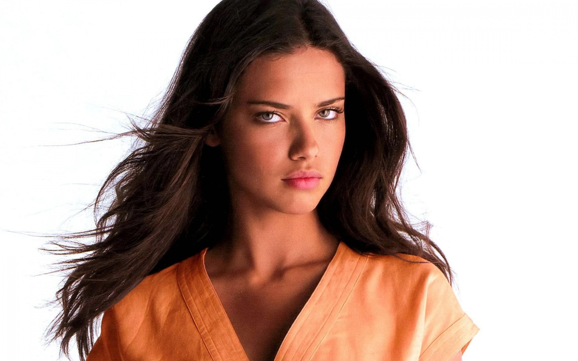 Картинки Adriana lima, брюнетка, глаза фото и обои на рабочий стол