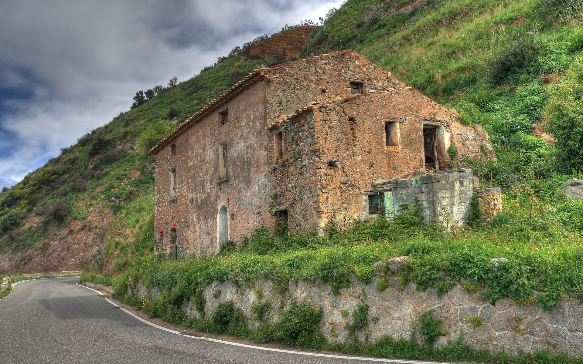 Картинки Дорога, разрушенное здание, пейзаж, hdr фото и обои на рабочий стол