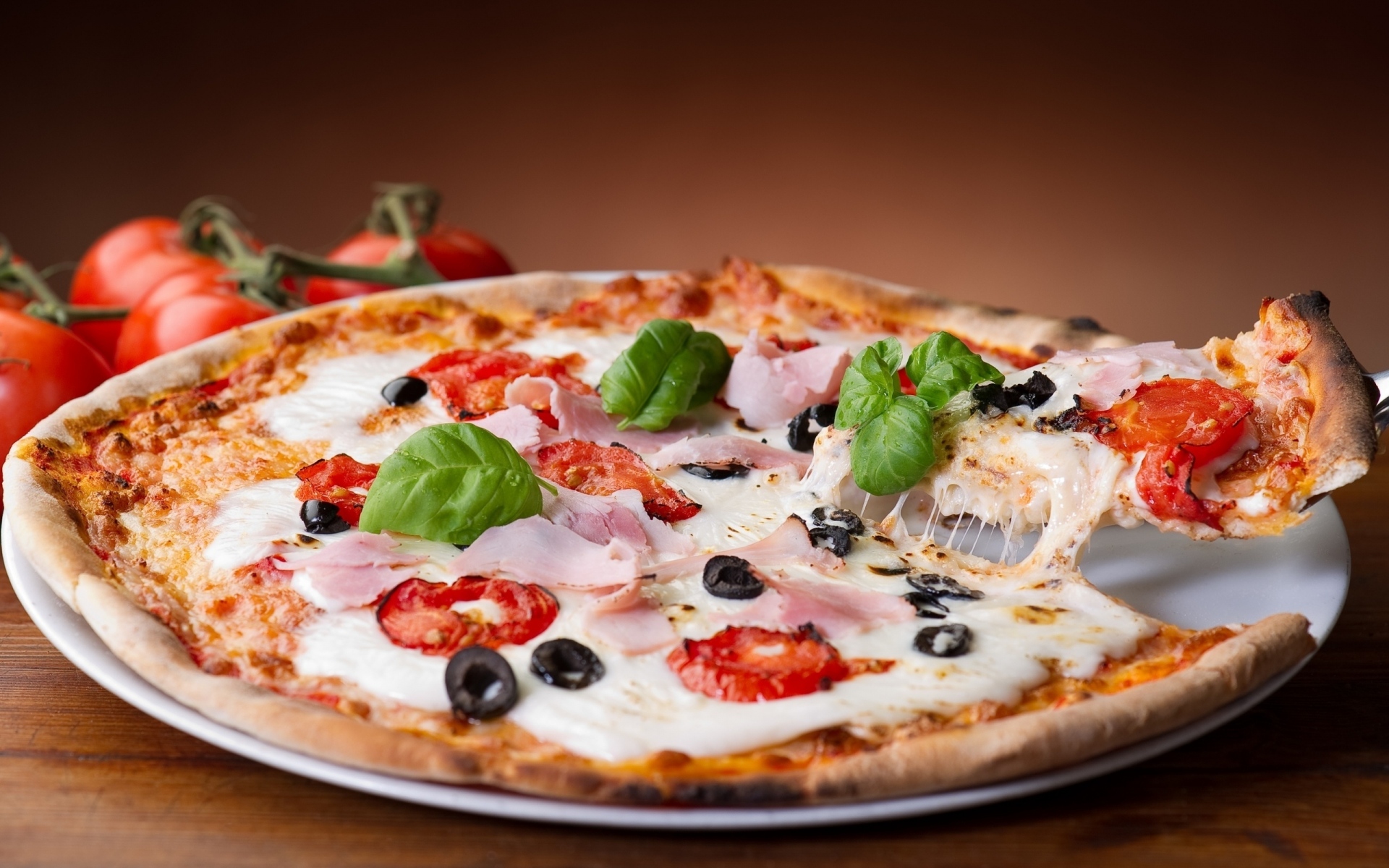 Картинки Пицца, помидоры, маслины, сыр, питание фото и обои на рабочий стол