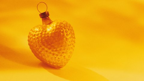 игрушки, украшения, старый, желтый фон