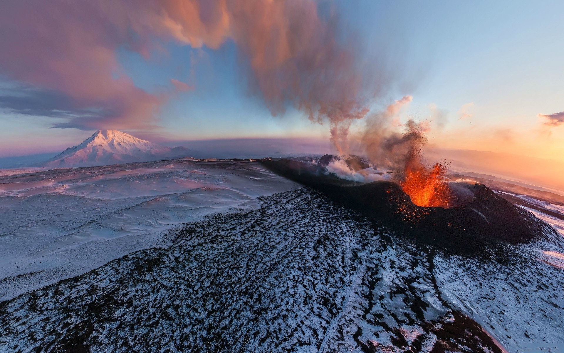 Картинки Закат, горы, вулкан фото и обои на рабочий стол