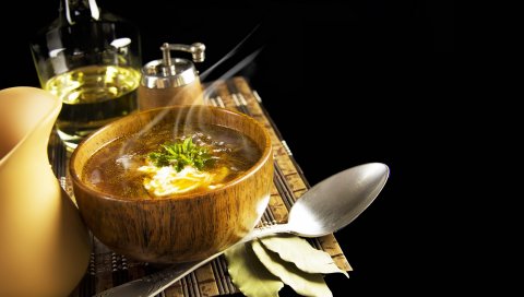 Суп, петрушка, сметана, ложка, лавровый лист, кувшин,