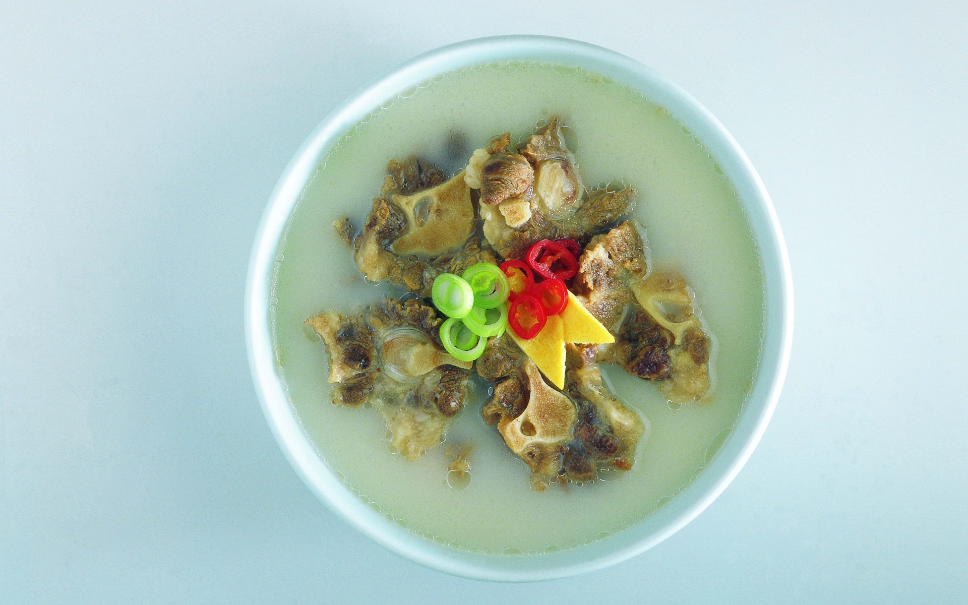 Картинки Суп, зелень, мясо фото и обои на рабочий стол