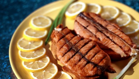 отбивная, мясо, лук, лимон, гвоздика, пластины