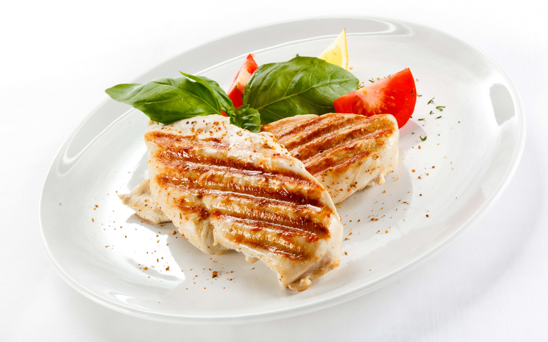 Картинки мясо, тарелка, листья, помидоры, кусочки фото и обои на рабочий стол