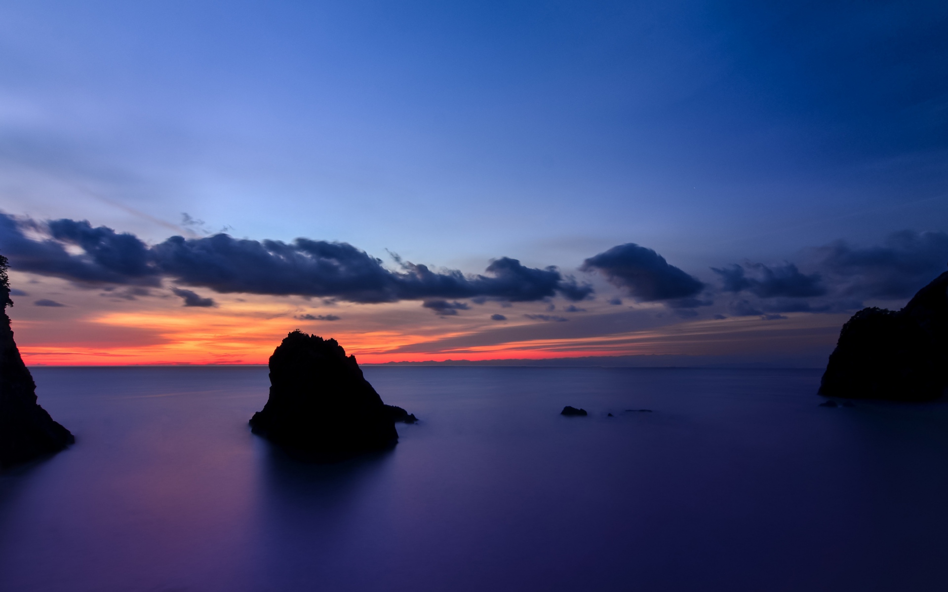 Картинки Япония, префектура Сидзуока, остров, пляж, скалы, океан, спокойный, вечер, оранжевый, закат, синий, небо, облака фото и обои на рабочий стол