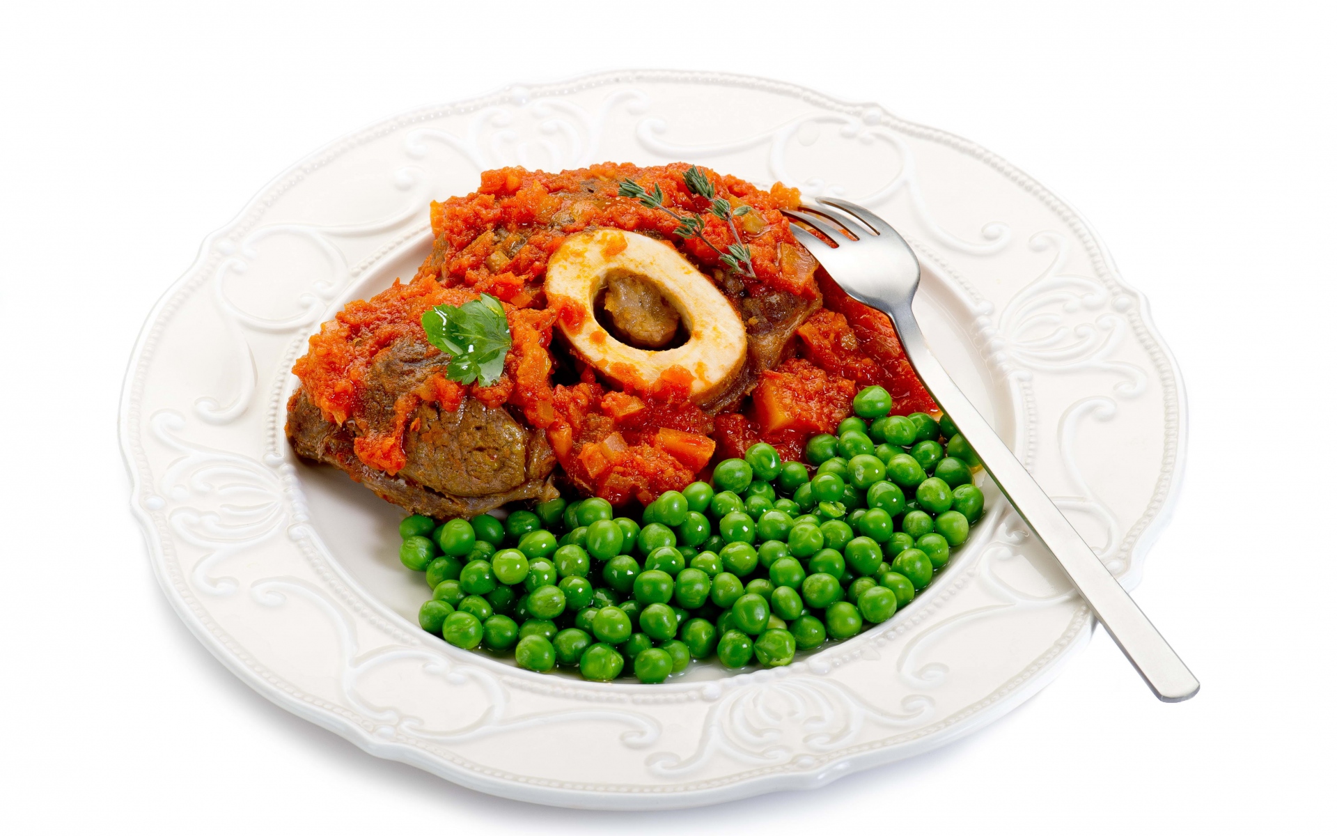 Картинки мясо, сковороды, горох, пластины, вилки, на белом фоне фото и обои на рабочий стол