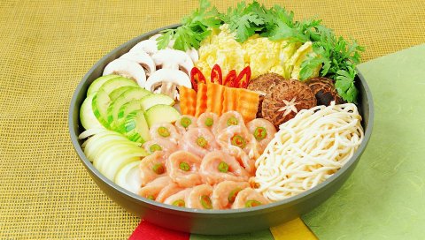 лапша, овощи, мясо, зелень