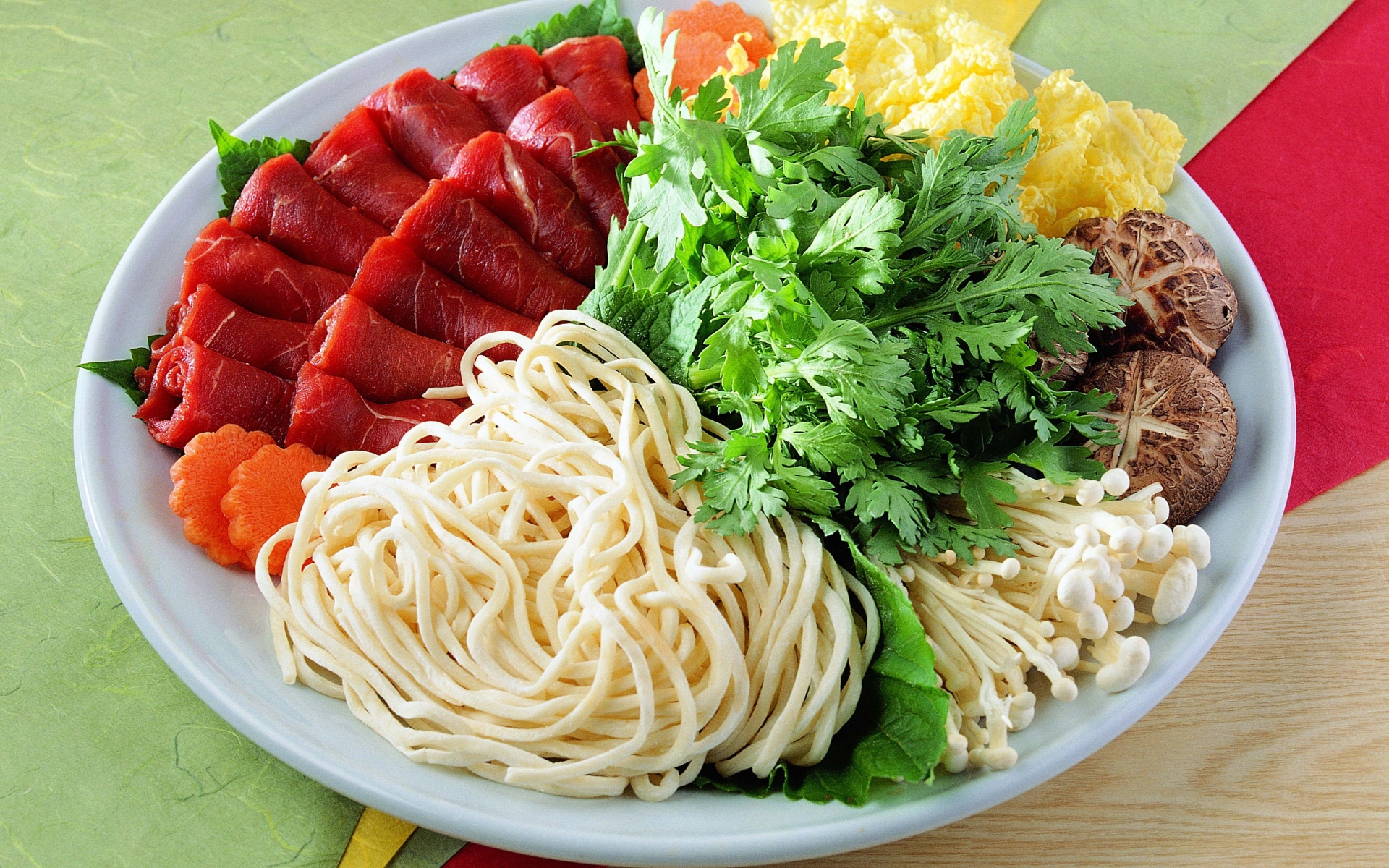 Картинки лапша, мясо, овощи, грибы фото и обои на рабочий стол