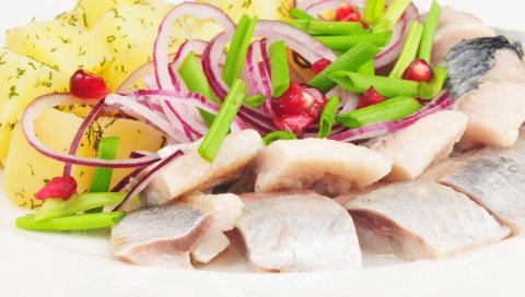 картофель, лук, сельдь, пластинчатые