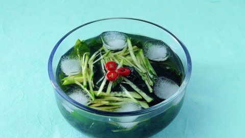 продукты питания, травы, воду, кубики, лед