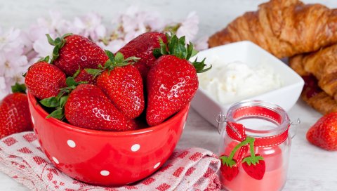 ягод, сметана, круассаны, плита, клубничный