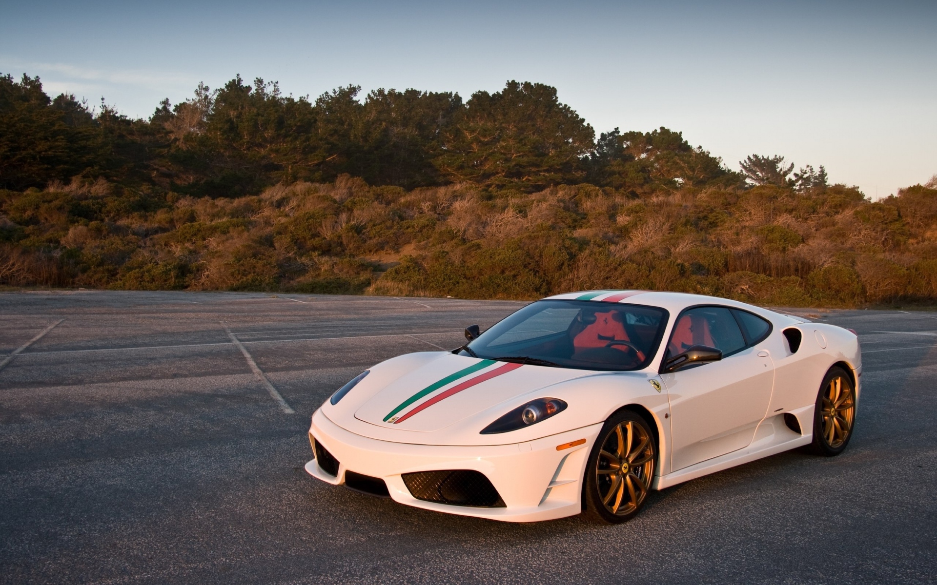 Картинки Ferrari, автомобили, стильный, белый, след фото и обои на рабочий стол