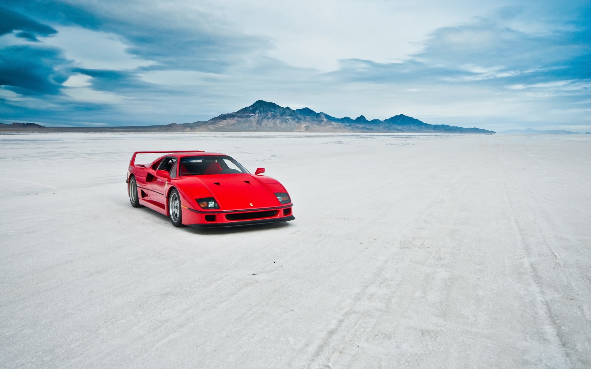 Картинки Ferrari f40, озеро, фото и обои на рабочий стол