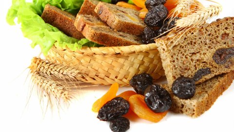 Хлеб, сухофрукты, курага, уши, корзина