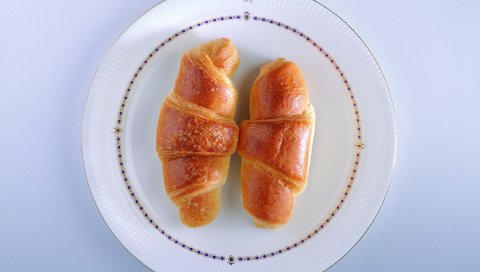 Круассан, тарелка, синий