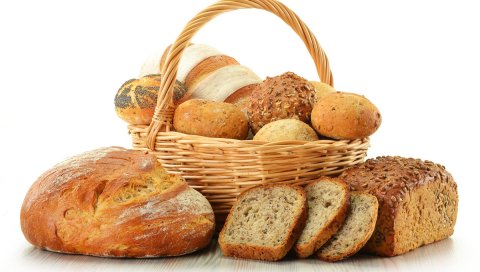 Корзина, хлеб, рулеты, мак, ломтики