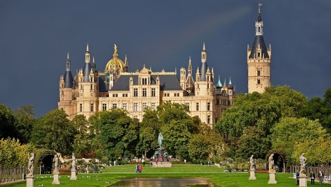 шверин замок,Германия, парк, пруд, скульптуры, замок