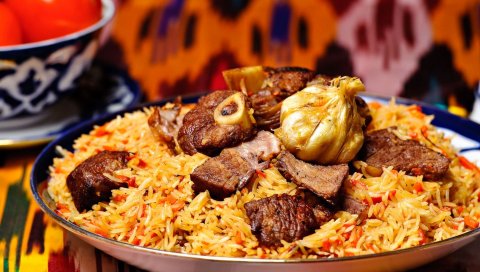 Плов, узбекское блюдо, блюдо, еда, мясо, рис, помидоры, пить, лук, морковь
