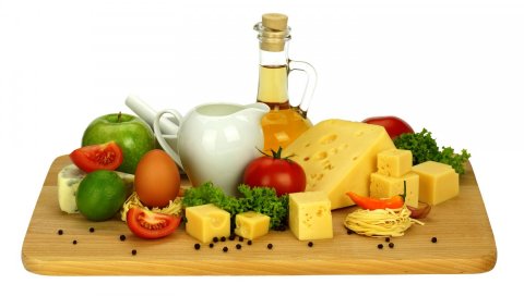 Масло, сыр, помидоры, яблоки, черный перец, яйцо, макароны, известь